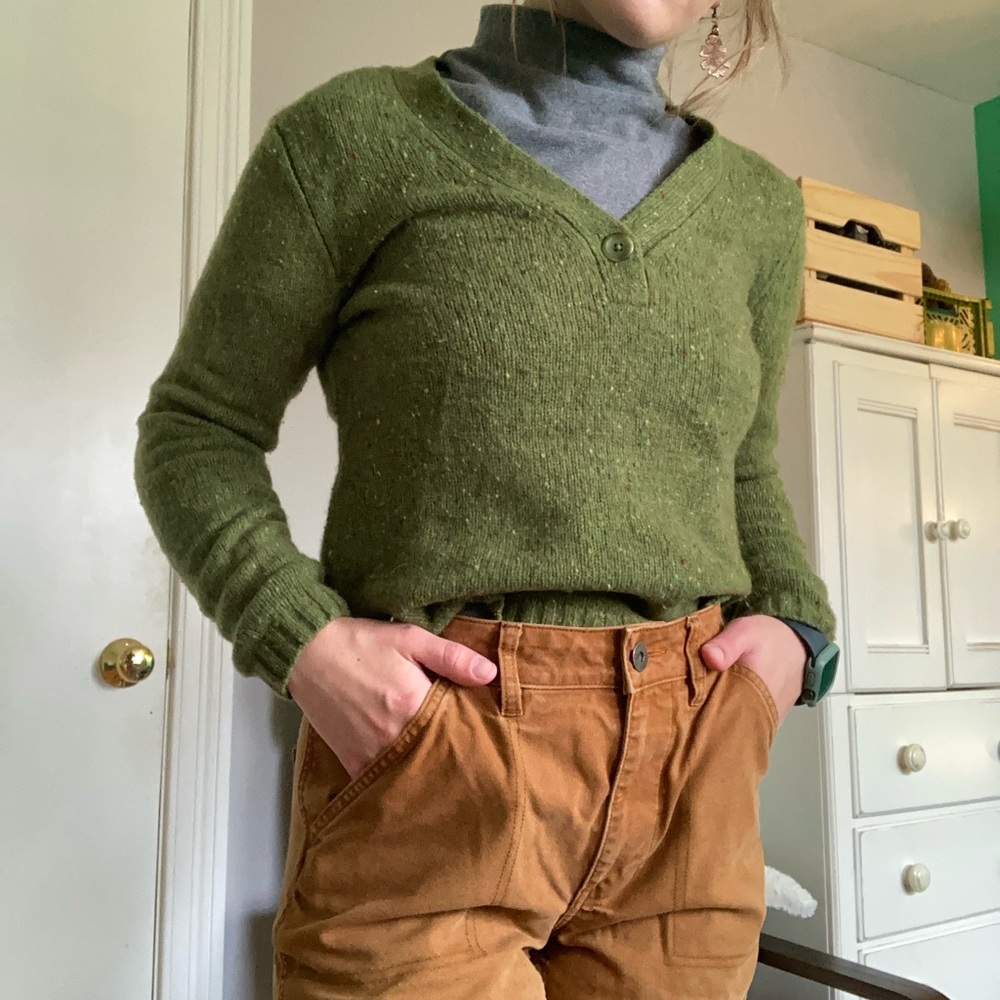 Eddie Bauer Green and Rainbow Flecked Wool and Cashmere V-Neck Sweater